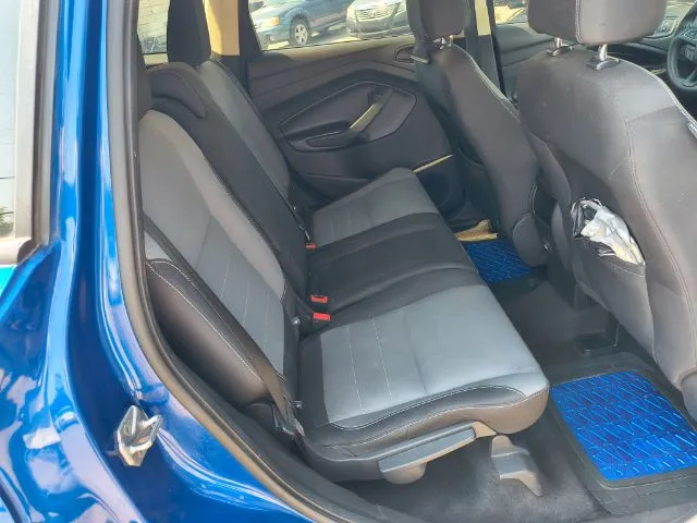 Ford Escape photo 10
