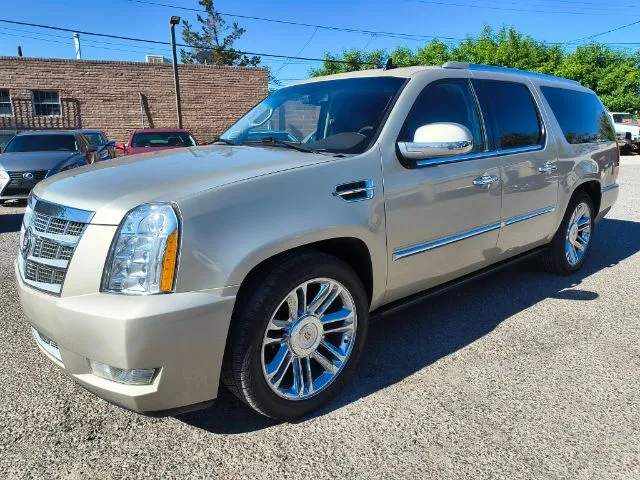 Silver 2013 Cadillac Escalade ESV Platinum Edition for sale in Albuquerque, NM