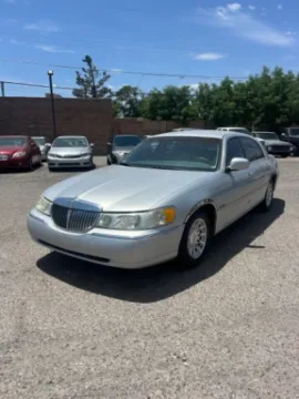 Silver 1998 Lincoln Town Car Signature for sale in Albuquerque, NM