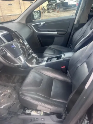 Volvo XC60 photo 11
