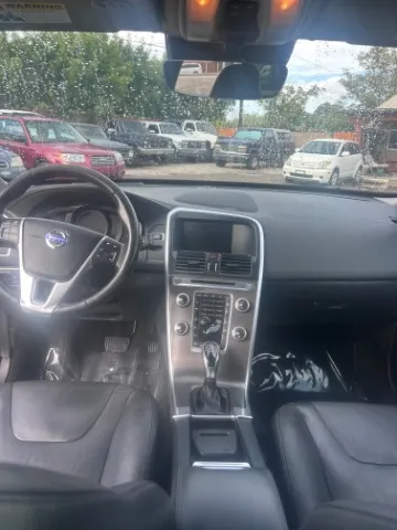 Volvo XC60 photo 24