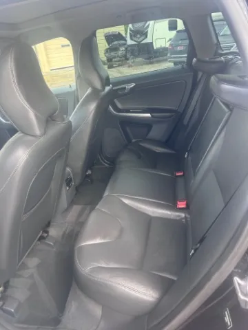 Volvo XC60 photo 9