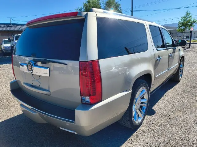 Cadillac Escalade ESV photo 6