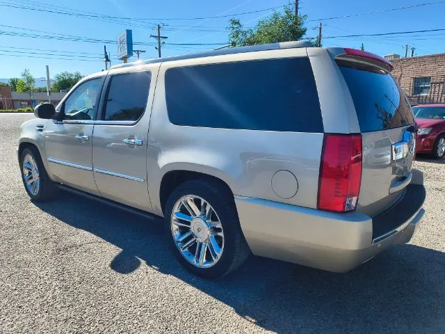 Cadillac Escalade ESV photo 3