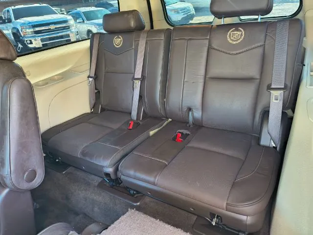 Cadillac Escalade ESV photo 14