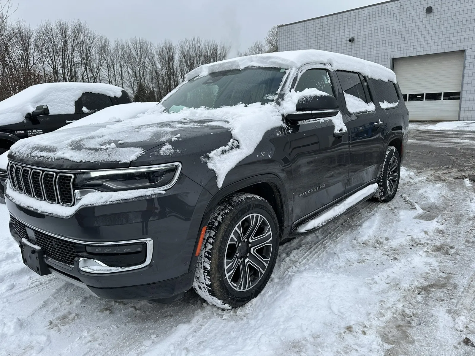 2024 Jeep Wagoneer L Series II's photo