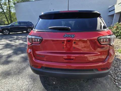 More photos of 2025 Jeep Compass Limited at Peake Chrysler Dodge Jeep Ram Fiat, NY