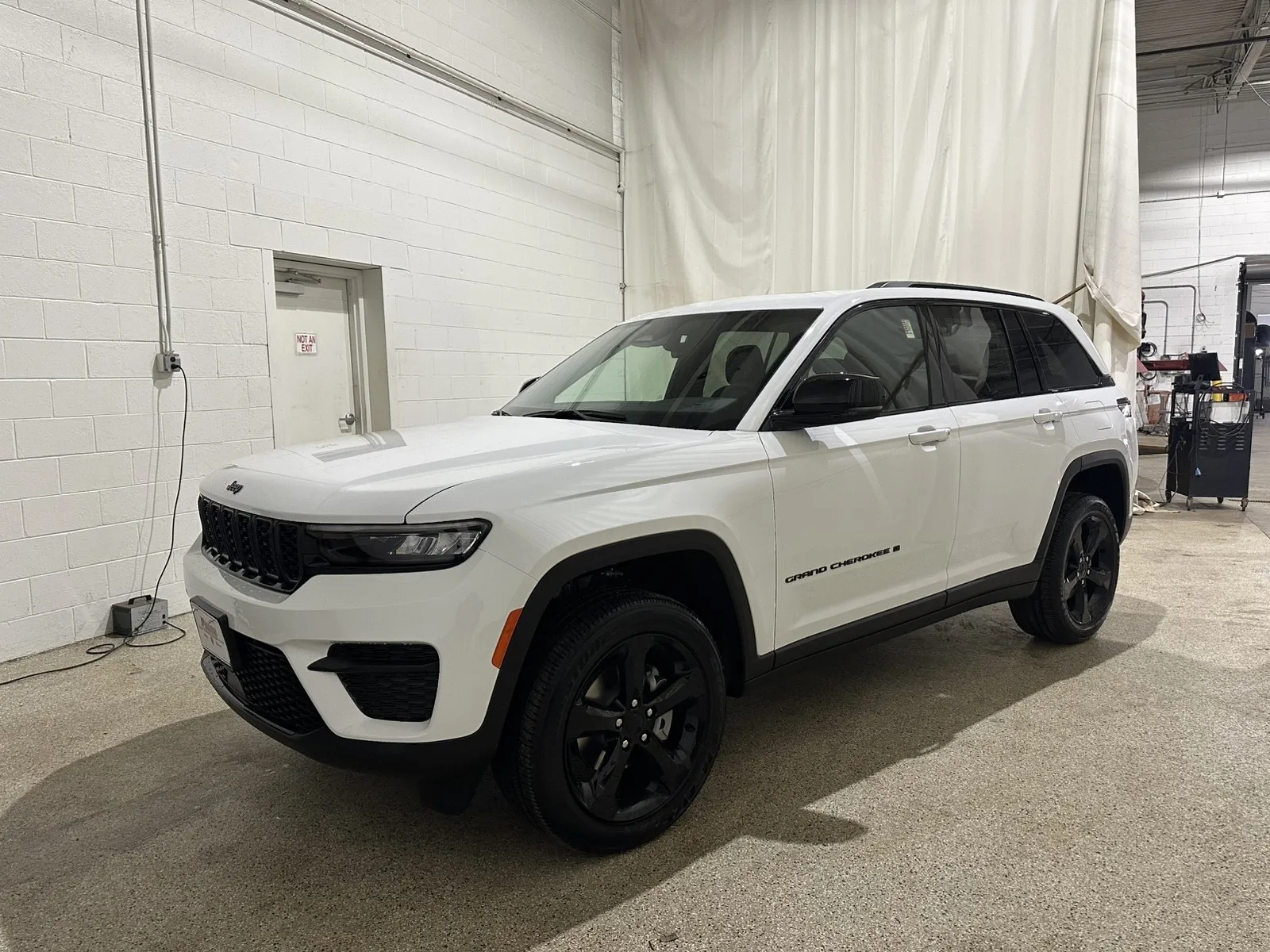 White 2025 Jeep Grand Cherokee Altitude X for sale in Sodus, NY