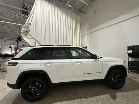 More photos of 2025 Jeep Grand Cherokee Altitude X at Peake Chrysler Dodge Jeep Ram Fiat, NY