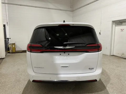 More photos of 2026 Chrysler Pacifica Select at Peake Chrysler Dodge Jeep Ram Fiat, NY
