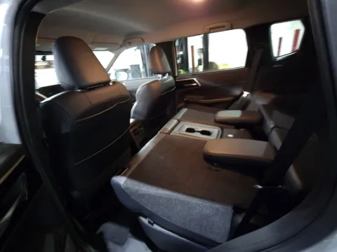 More photos of 2024 Mitsubishi Outlander SE at Peake Chrysler Dodge Jeep Ram Fiat, NY