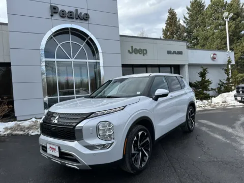 White 2024 Mitsubishi Outlander SE for sale in Sodus, NY