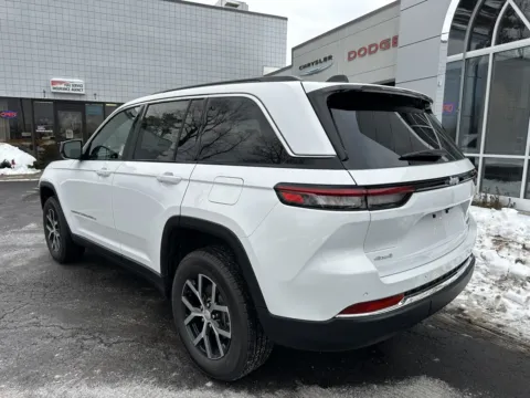More photos of 2025 Jeep Grand Cherokee Limited at Peake Chrysler Dodge Jeep Ram Fiat, NY