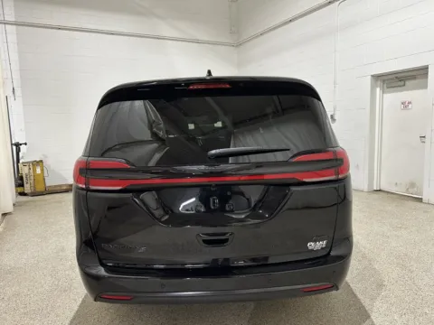 More photos of 2026 Chrysler Pacifica Select at Peake Chrysler Dodge Jeep Ram Fiat, NY