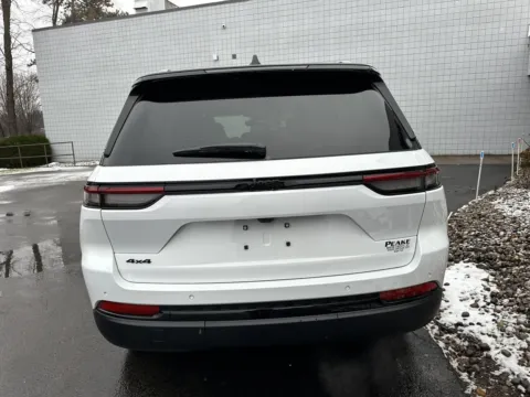 More photos of 2025 Jeep Grand Cherokee Limited at Peake Chrysler Dodge Jeep Ram Fiat, NY