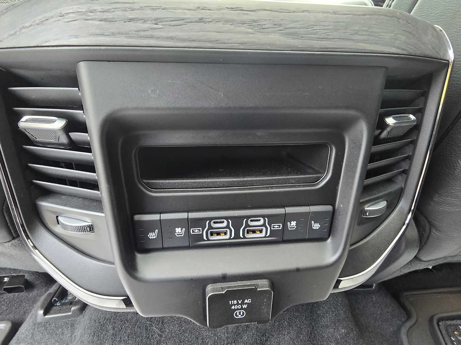 2026 RAM 1500 Limited - Photo 14