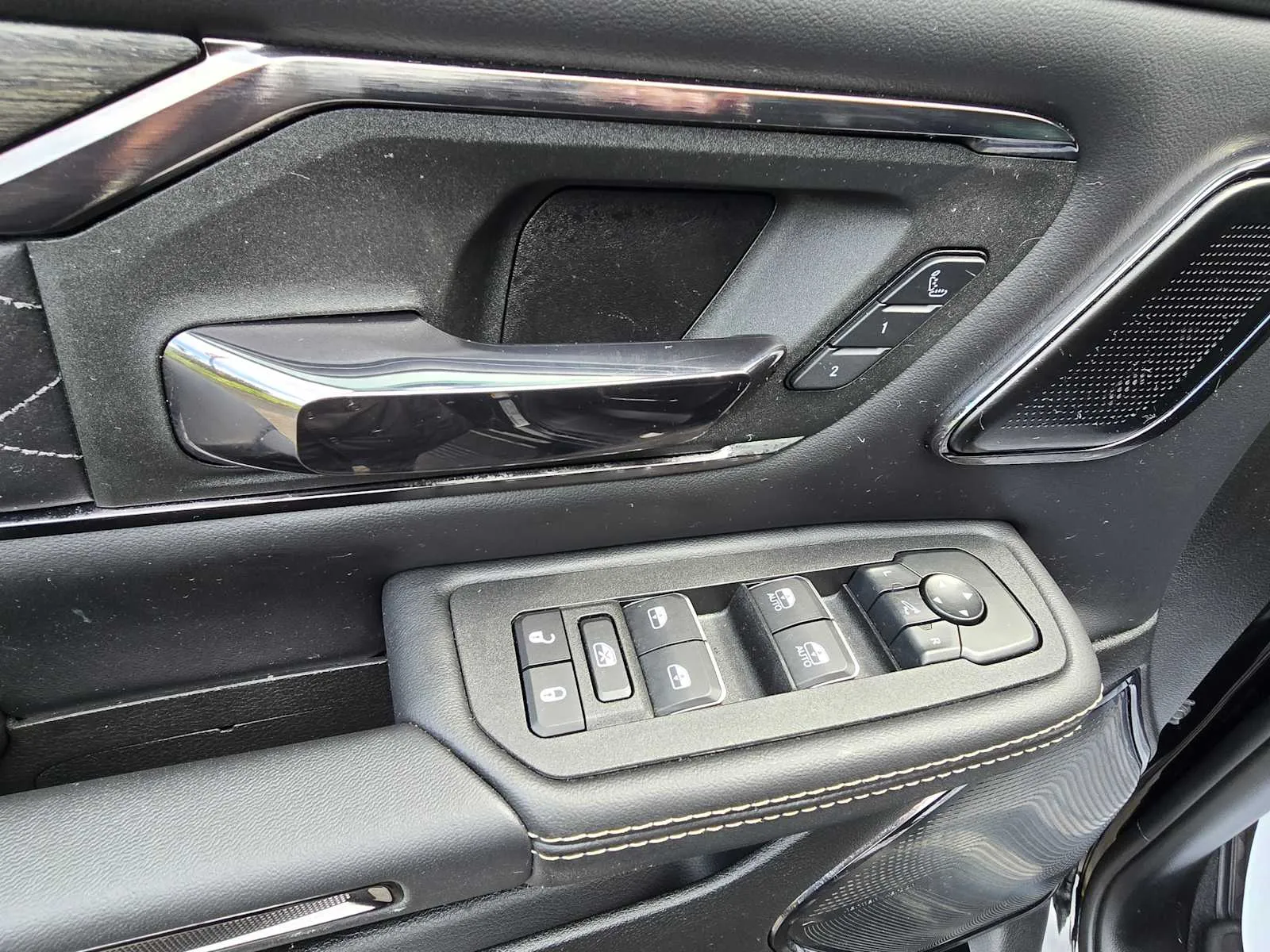 2026 RAM 1500 Limited - Photo 19