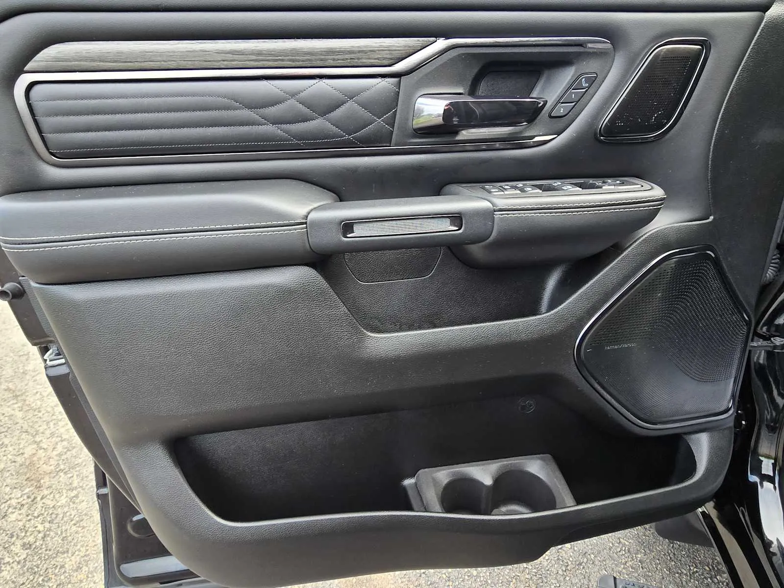 2026 RAM 1500 Limited - Photo 18