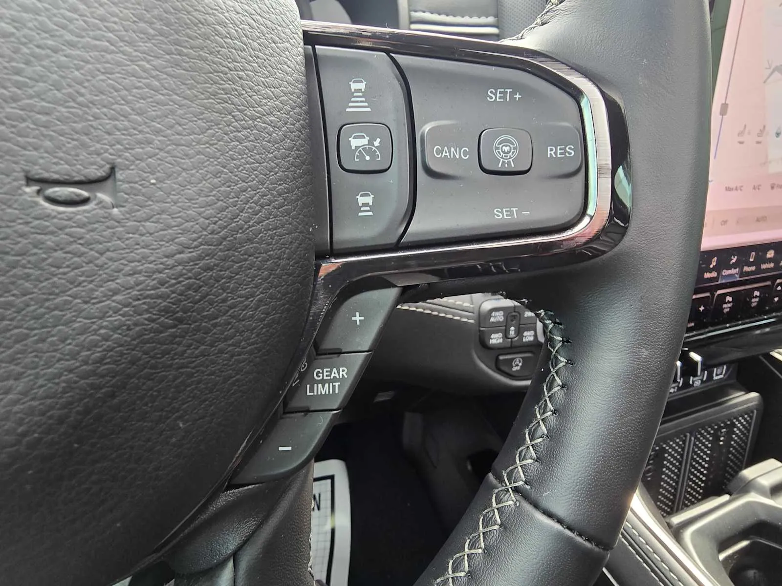 2026 RAM 1500 Limited - Photo 25