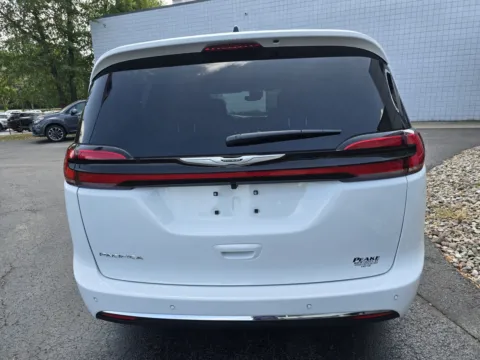 More photos of 2026 Chrysler Pacifica Select at Peake Chrysler Dodge Jeep Ram Fiat, NY