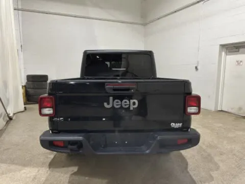 More photos of 2023 Jeep Gladiator Overland at Peake Chrysler Dodge Jeep Ram Fiat, NY