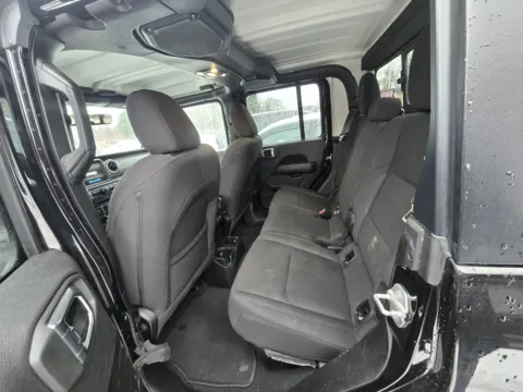 More photos of 2023 Jeep Gladiator Overland at Peake Chrysler Dodge Jeep Ram Fiat, NY