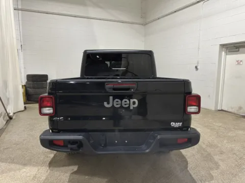 More photos of 2023 Jeep Gladiator Overland at Peake Chrysler Dodge Jeep Ram Fiat, NY