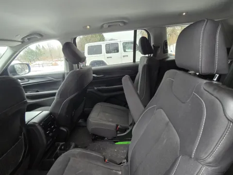 More photos of 2023 Jeep Grand Cherokee L Altitude at Peake Chrysler Dodge Jeep Ram Fiat, NY