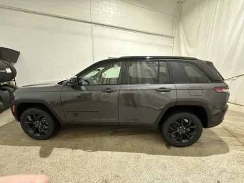 Another view of 2025 Jeep Grand Cherokee Limited for sale in Sodus, NY at Peake Chrysler Dodge Jeep Ram Fiat