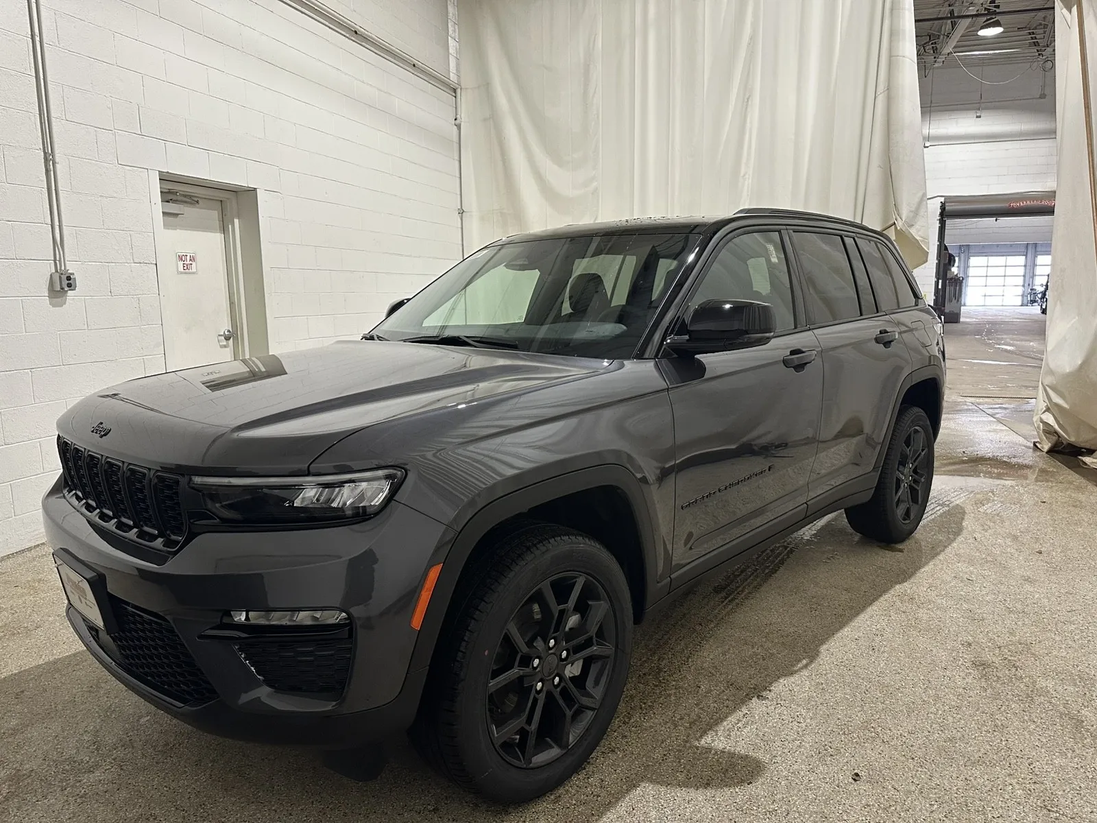 Gray 2025 Jeep Grand Cherokee Limited for sale in Sodus, NY