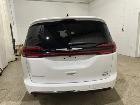 More photos of 2026 Chrysler Pacifica Select at Peake Chrysler Dodge Jeep Ram Fiat, NY