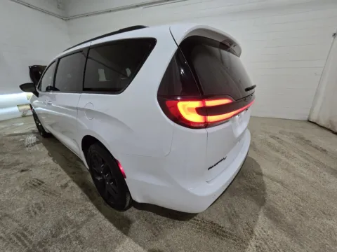 More photos of 2026 Chrysler Pacifica Limited at Peake Chrysler Dodge Jeep Ram Fiat, NY