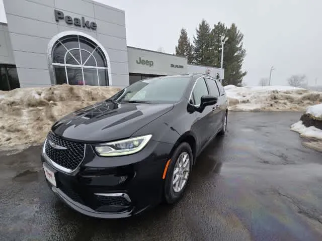 2026 Chrysler Pacifica Select