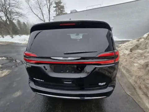 More photos of 2026 Chrysler Pacifica Select at Peake Chrysler Dodge Jeep Ram Fiat, NY