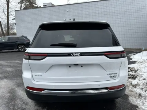 More photos of 2025 Jeep Grand Cherokee Limited at Peake Chrysler Dodge Jeep Ram Fiat, NY
