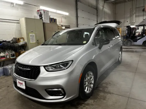Unknown 2024 Chrysler Pacifica Touring L for sale in Sodus, NY