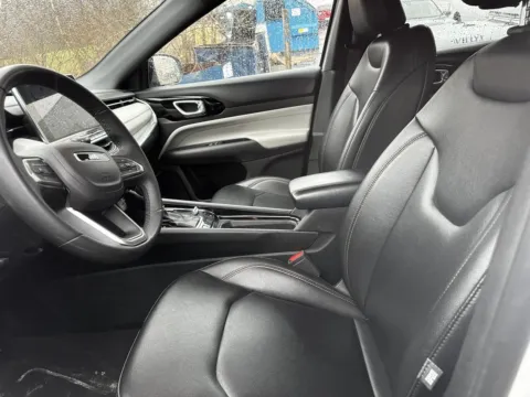 More photos of 2024 Jeep Compass Limited at Peake Chrysler Dodge Jeep Ram Fiat, NY