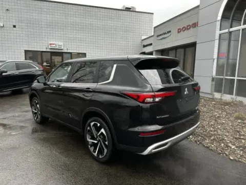 More photos of 2024 Mitsubishi Outlander SE at Peake Chrysler Dodge Jeep Ram Fiat, NY