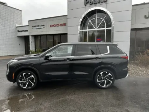 Another view of 2024 Mitsubishi Outlander SE for sale in Sodus, NY at Peake Chrysler Dodge Jeep Ram Fiat