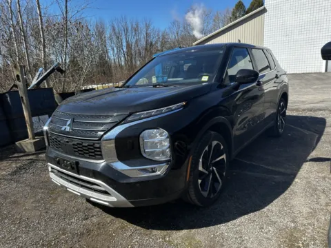 Silver 2024 Mitsubishi Outlander SE for sale in Sodus, NY