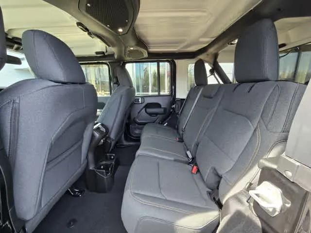 2026 Jeep Wrangler 4-Door Willys - Photo 13