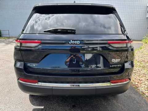 More photos of 2023 Jeep Grand Cherokee Limited at Peake Chrysler Dodge Jeep Ram Fiat, NY
