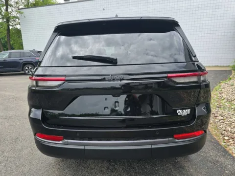 More photos of 2026 Jeep Grand Cherokee Laredo Altitude at Peake Chrysler Dodge Jeep Ram Fiat, NY