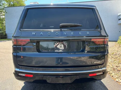 More photos of 2024 Jeep Wagoneer L Series II at Peake Chrysler Dodge Jeep Ram Fiat, NY