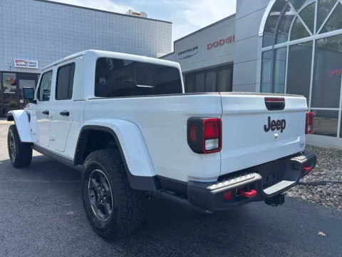 More photos of 2022 Jeep Gladiator Rubicon at Peake Chrysler Dodge Jeep Ram Fiat, NY