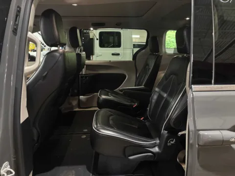More photos of 2023 Chrysler Pacifica Limited at Peake Chrysler Dodge Jeep Ram Fiat, NY