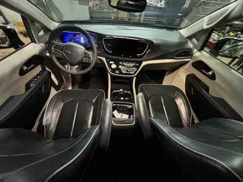 More photos of 2023 Chrysler Pacifica Limited at Peake Chrysler Dodge Jeep Ram Fiat, NY