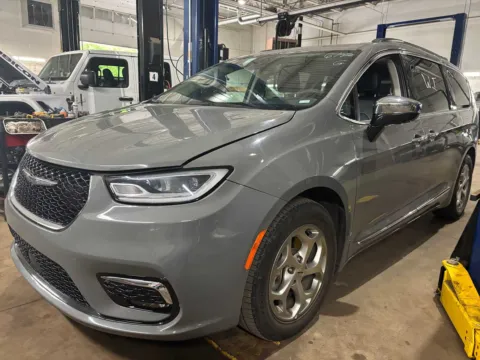Gray 2023 Chrysler Pacifica Limited for sale in Sodus, NY