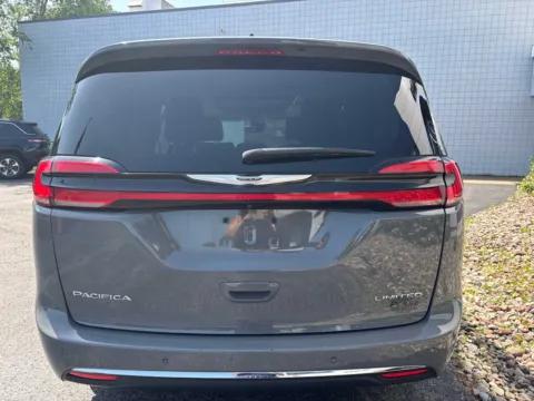 More photos of 2023 Chrysler Pacifica Limited at Peake Chrysler Dodge Jeep Ram Fiat, NY