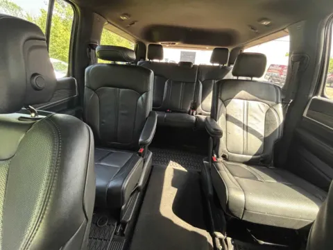 More photos of 2024 Jeep Wagoneer Series II at Peake Chrysler Dodge Jeep Ram Fiat, NY